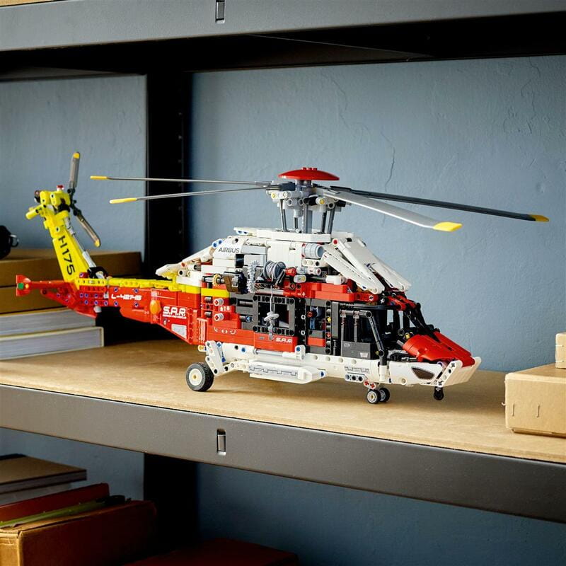 Конструктор LEGO Technic Спасательный вертолет Airbus H175 (42145)