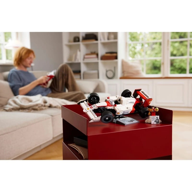 Конструктор LEGO Icons McLaren MP4/4 і Айртон Сенна (10330)