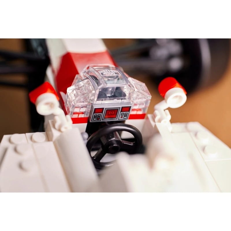 Конструктор LEGO Icons McLaren MP4/4 і Айртон Сенна (10330)