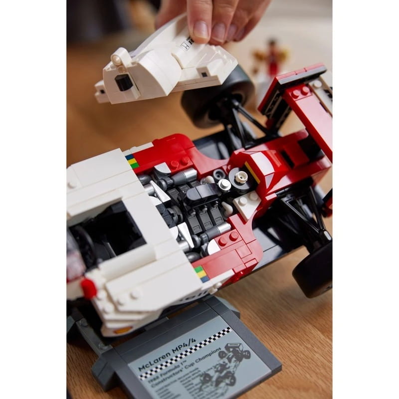 Конструктор LEGO Icons McLaren MP4/4 і Айртон Сенна (10330)