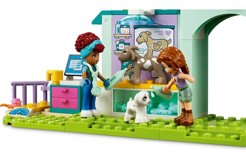 Конструктор LEGO Friends Ветеринарна клініка для сільськогосподарських тварин (42632)