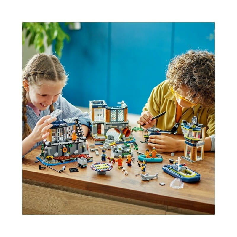 Конструктор LEGO City Поліцейський острів-в`язниця (60419)