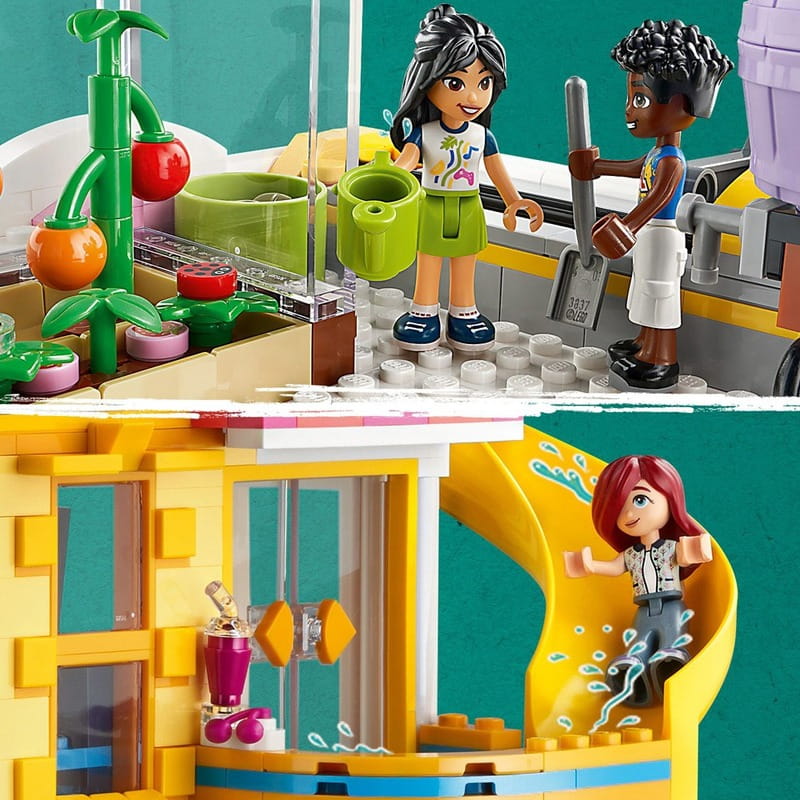 Конструктор LEGO Friends Хартлейк-Сити. Общественный центр (41748)