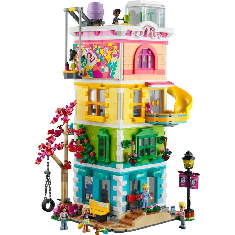 Конструктор LEGO Friends Хартлейк-Сити. Общественный центр (41748)