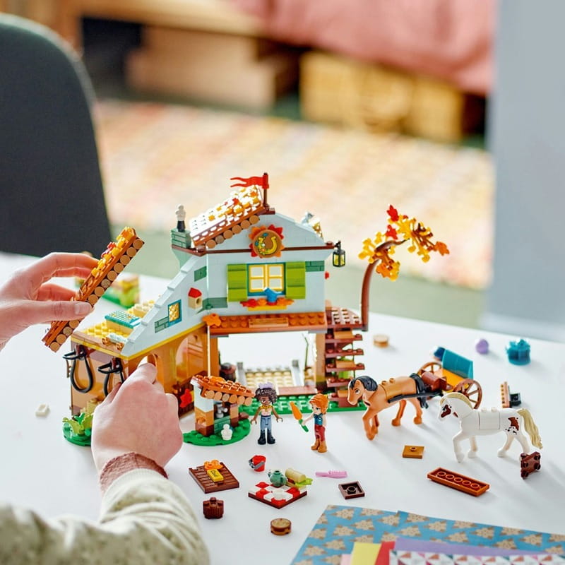 Конструктор LEGO Friends Стайня Отом (41745)