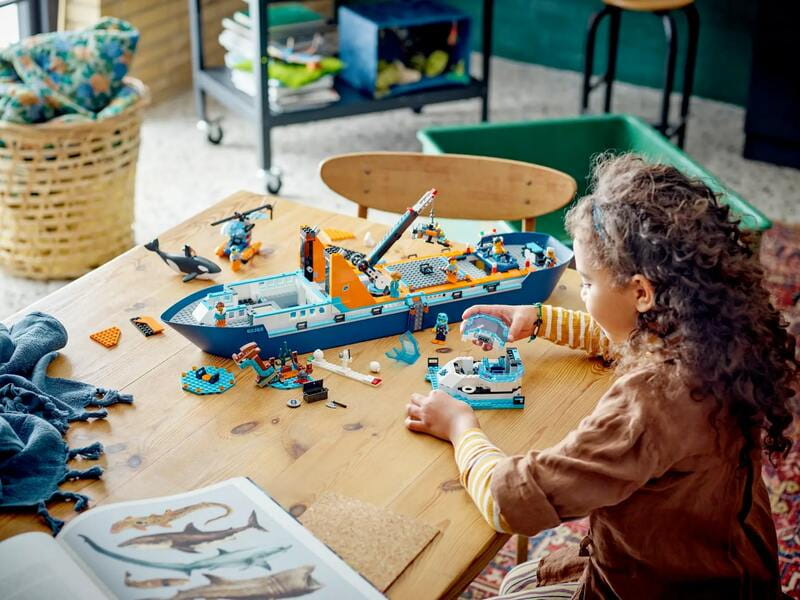 Конструктор LEGO City Арктичний дослідницький корабель (60368)