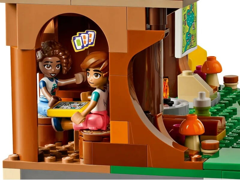 Конструктор LEGO Friends Домик на дереве в приключенческом лагере (42631)