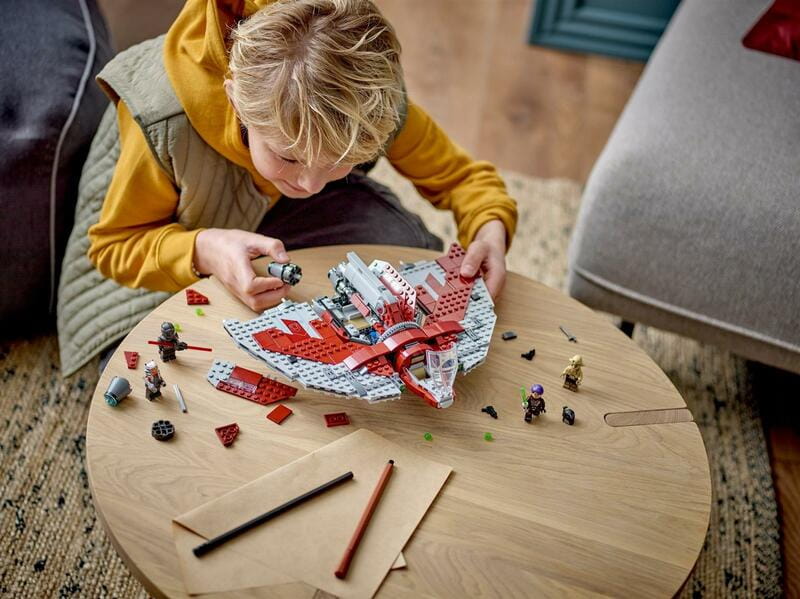 Конструктор LEGO Star Wars Шаттл джедаев T-6 Асоки Тано (75362)