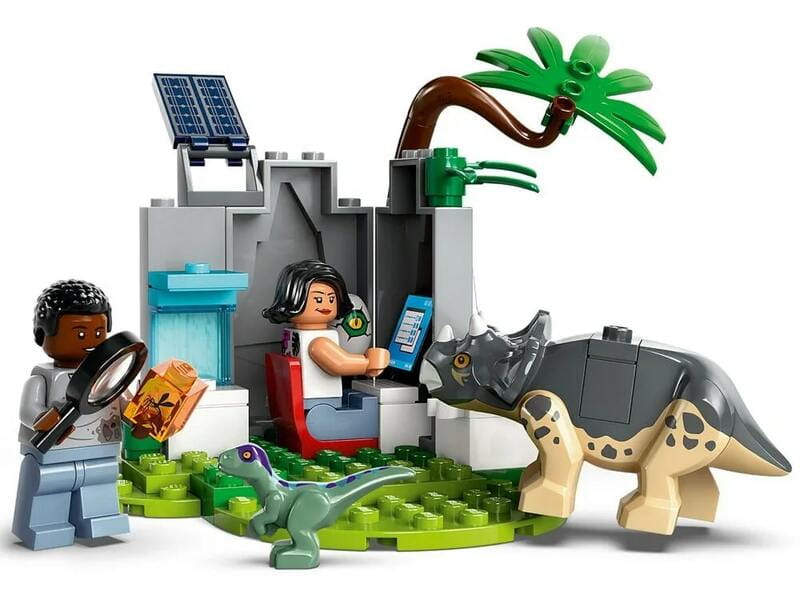 Конструктор LEGO Jurassic World Центр порятунку малюків динозаврів (76963)