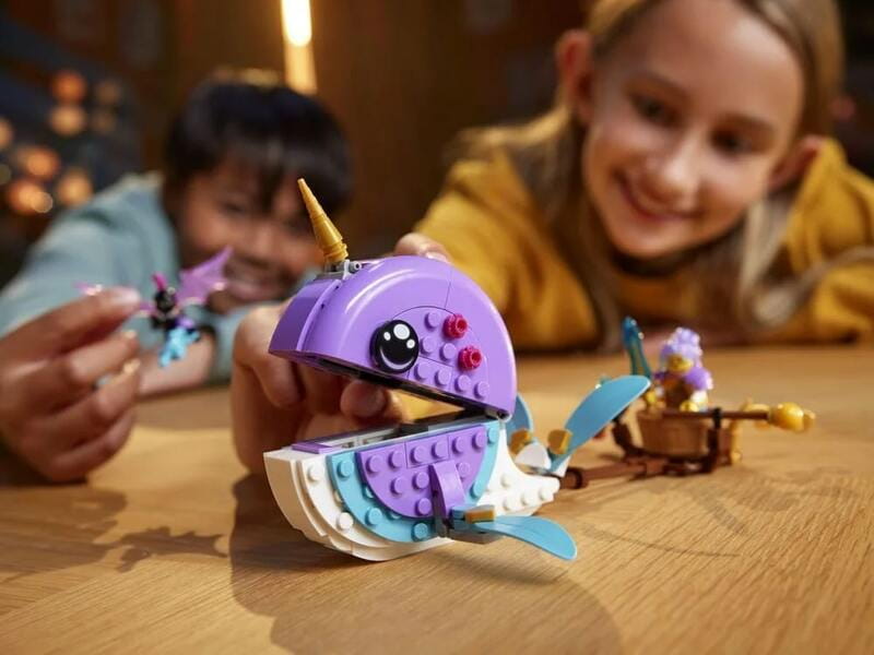Конструктор LEGO DREAMZzz Повітряна куля Ізі «Нарвал» (71472)