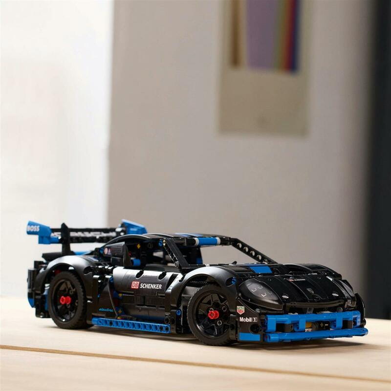 Конструктор LEGO Technic Автомобиль для перегонов Porsche GT4 e-Performance (42176)