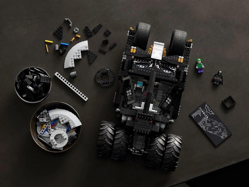 Конструктор LEGO DC Batman Бетмобіль Тумблер (76240)