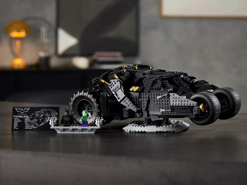 Конструктор LEGO DC Batman Бетмобіль Тумблер (76240)
