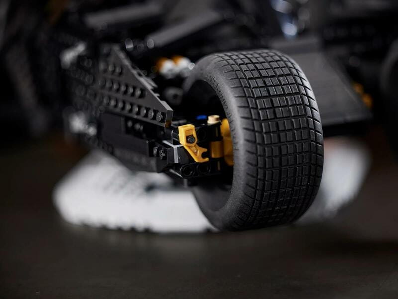 Конструктор LEGO DC Batman Бетмобіль Тумблер (76240)