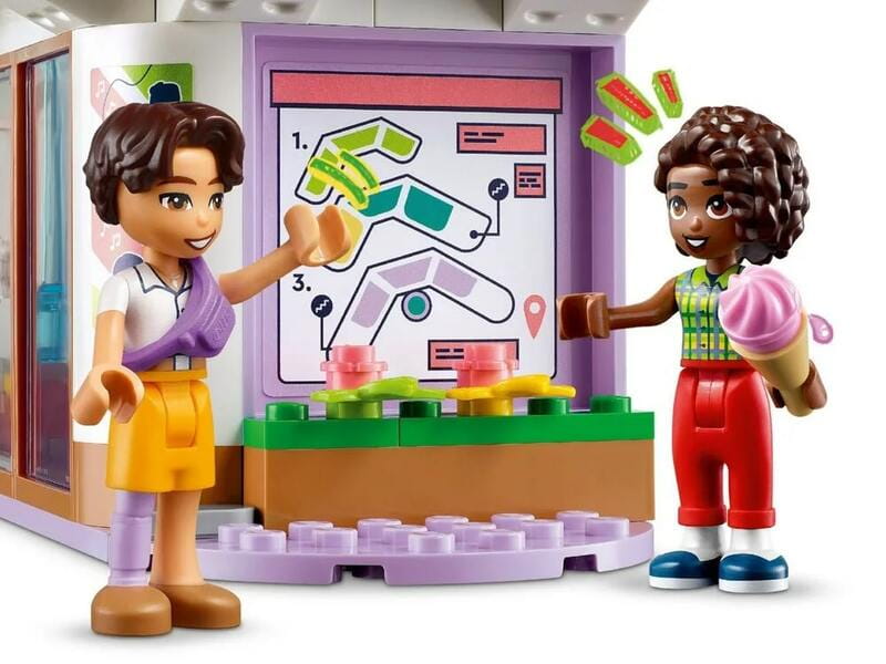 Конструктор LEGO Friends Торговый центр в Хартлейк-Сити (42604)