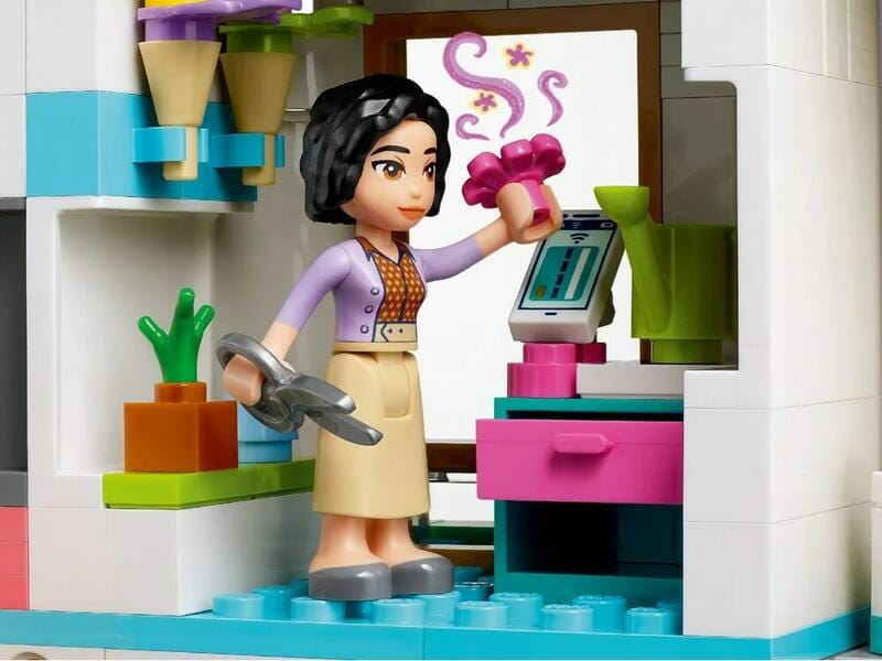 Конструктор LEGO Friends Торговельний центр у Хартлейк-Сіті (42604)