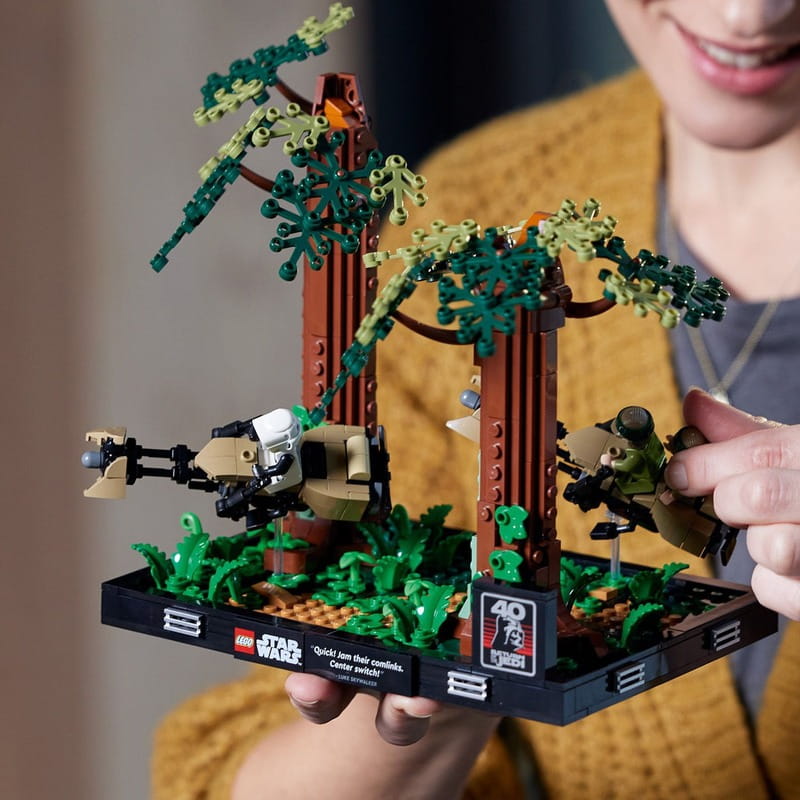 Конструктор LEGO Star Wars Диорама: Погоня на спидере на Эндоре (75353)