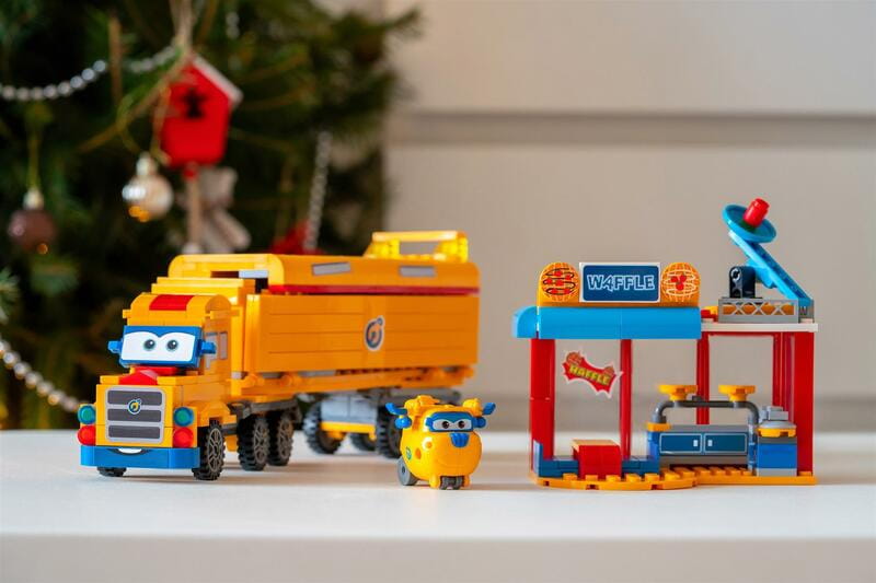 Конструктор Super Wings Blocks Buildable Vehicle Set грузовик и магазин (EU385008)