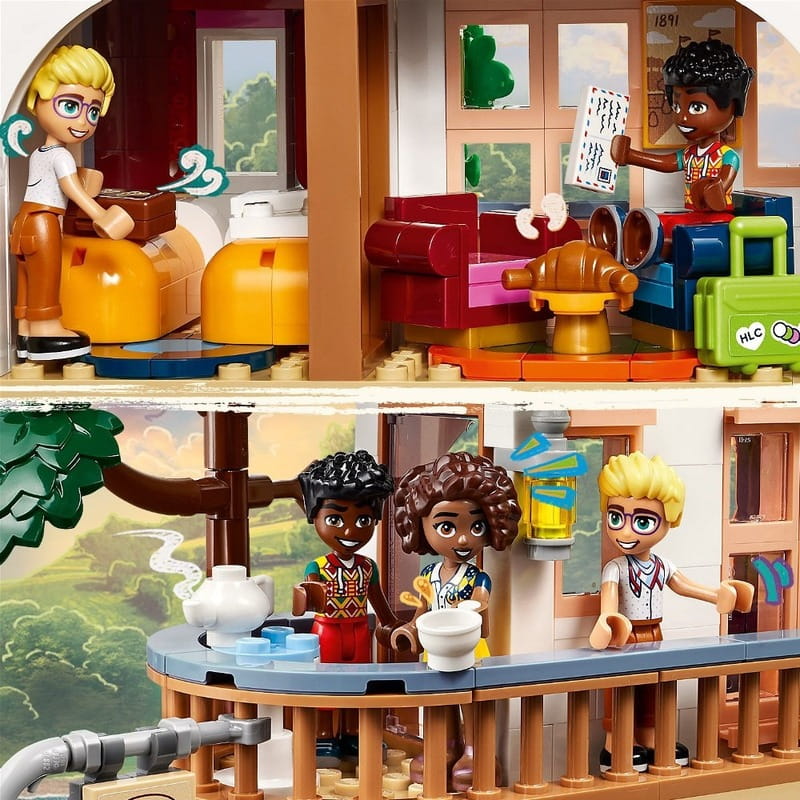 Конструктор LEGO Friends Замковая гостиница «Ночлег и завтрак» (42638)