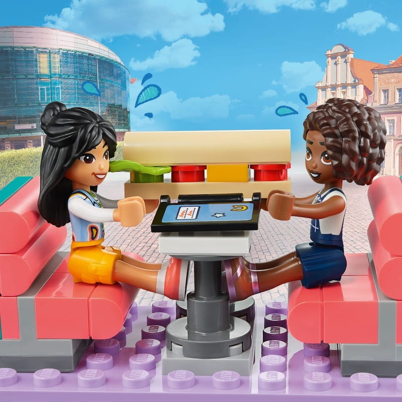 Конструктор LEGO Friends Хартлейк Сіті: ресторанчик в центрі міста (41728)