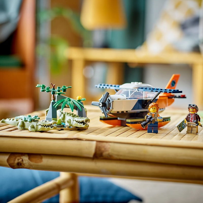 Конструктор LEGO City Водний літак для дослідження джунглів (60425)