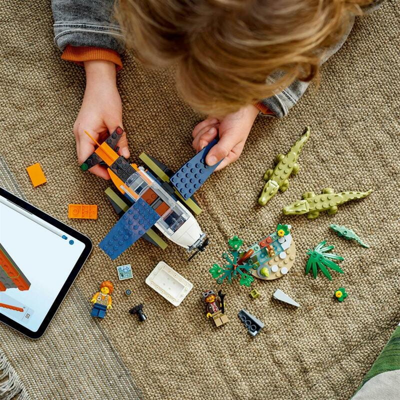 Конструктор LEGO City Водний літак для дослідження джунглів (60425)