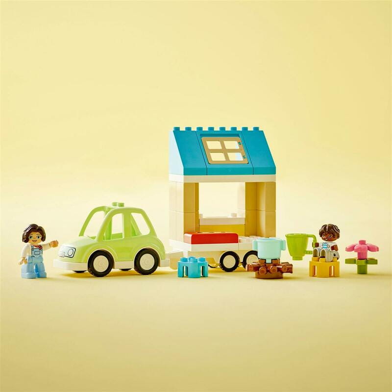Конструктор LEGO Duplo Town Сімейний будинок на колесах (10986)