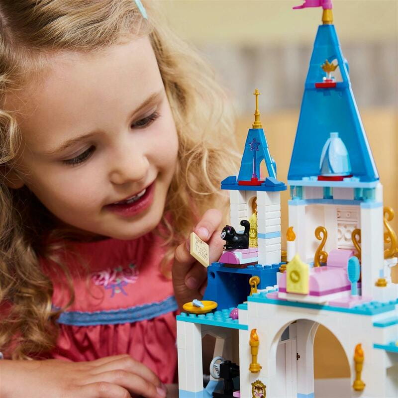 Конструктор LEGO Disney Princess Замок Золушки и карета (43275)