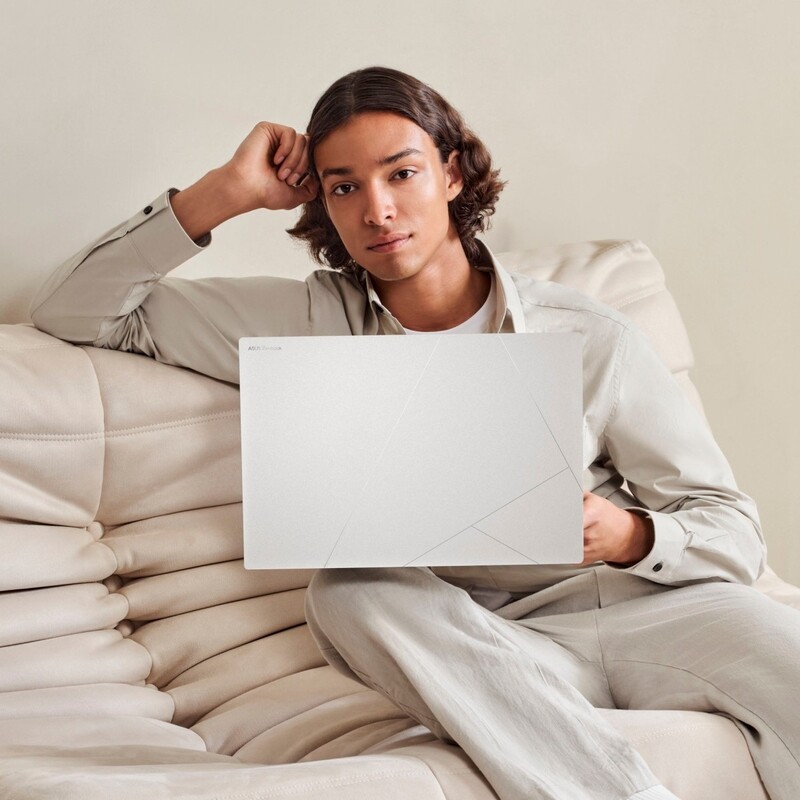 Ноутбук Asus Zenbook S 16 UM5606WA-RK332W (90NB13M2-M00LD0) Scandinavian White