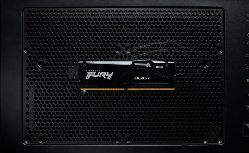 Модуль памяти DDR5 32GB/5600 Kingston Fury Beast RGB Black (KF556C40BBA-32)