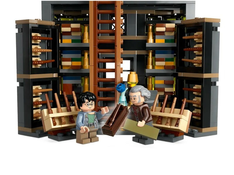 Конструктор LEGO Harry Potter Крамниці Олівандера й мантій від Мадам Малкін (76439)