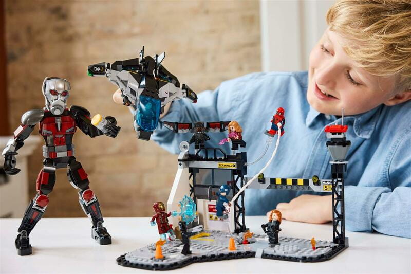 Конструктор LEGO Super Heroes Перший месник: Протистояння Пригодницька битва (76314)