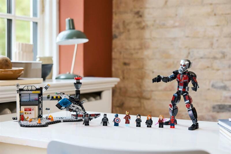 Конструктор LEGO Super Heroes Перший месник: Протистояння Пригодницька битва (76314)