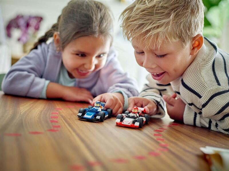 Конструктор LEGO City Автомобілі для перегонів F1 команд Williams Racing та Haas F1 (60464)