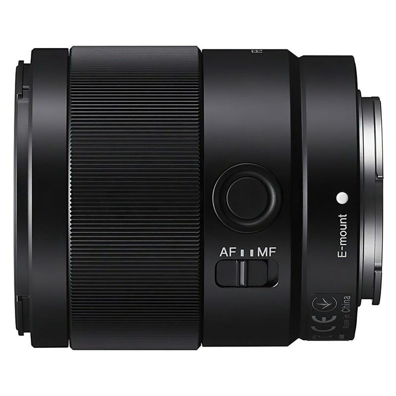 Объектив Sony 35mm F1.8 NEX FF (SEL35F18F.SYX)