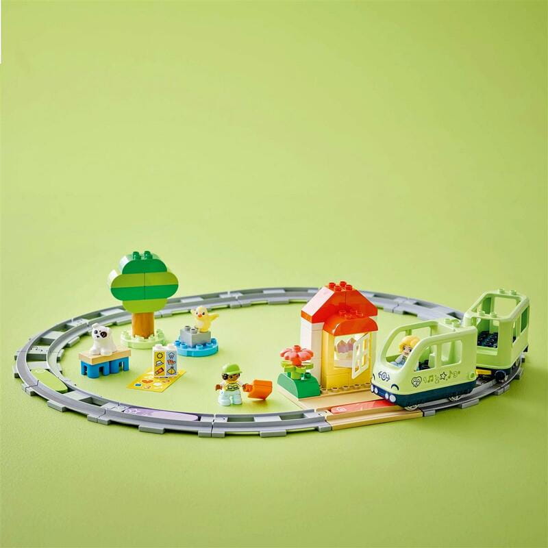 Конструктор LEGO Duplo Town Інтерактивний пригодницький потяг (10427)