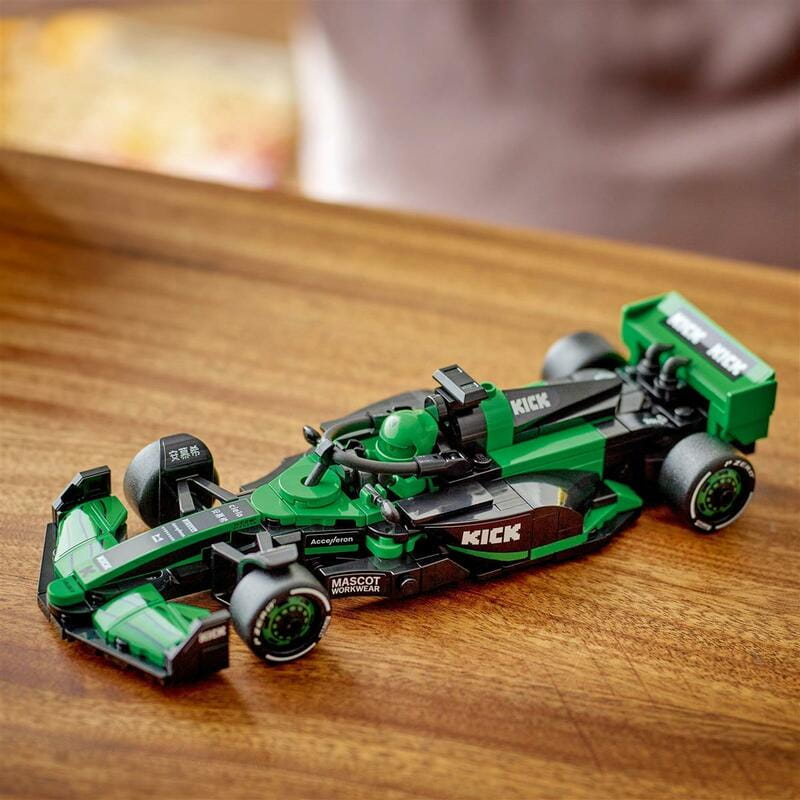 Конструктор LEGO Speed Champions Автомобиль для гонок KICK Sauber F1 Team C44 (77247)