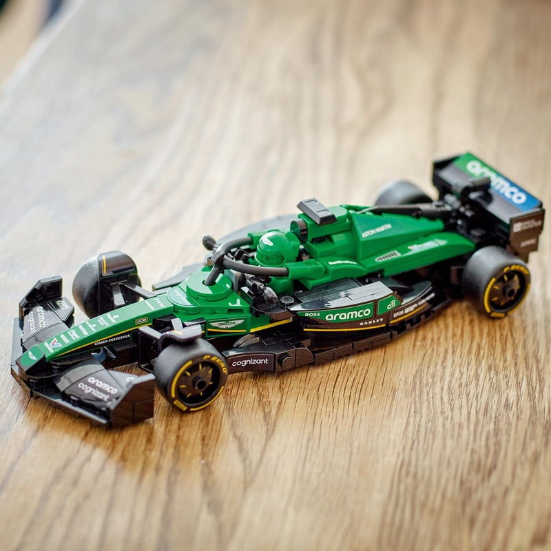 Конструктор LEGO Speed Champions Автомобиль для гонок Aston Martin Aramco F1 AMR24 (77245)