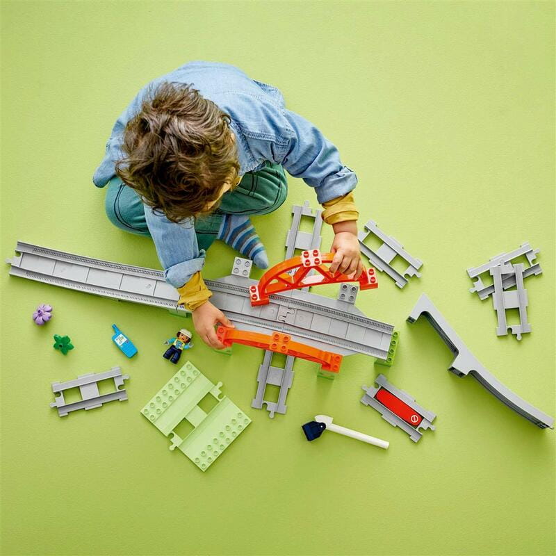 Конструктор LEGO Duplo Town Дополнительный набор. Железнодорожный мост и пути (10426)