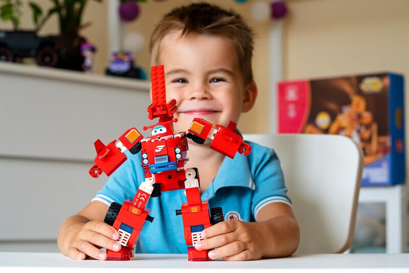 Конструктор-трансформер Super Wings Small Blocks 2-in-1 Buildable Transforming Vehicle Jett (EU385005)