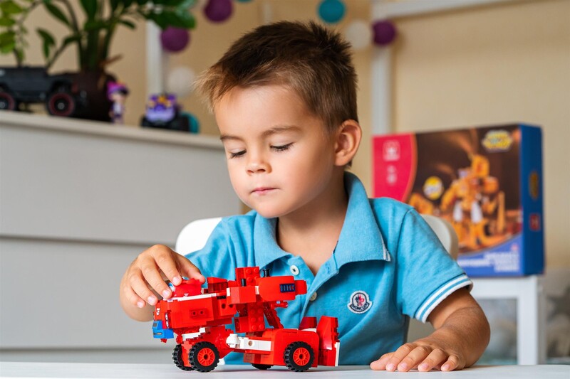 Конструктор-трансформер Super Wings Small Blocks 2-in-1 Buildable Transforming Vehicle Jett (EU385005)