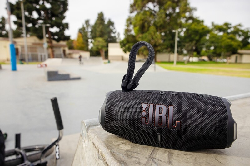 Акустична система JBL Charge 6 Black (JBLCHARGE6BLK)