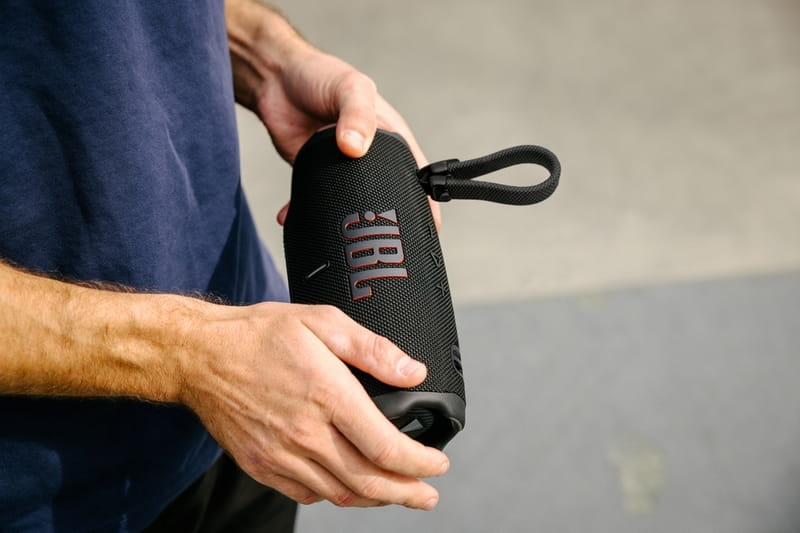 Акустическая система JBL Charge 6 Black (JBLCHARGE6BLK)
