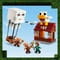 Фото - Конструктор LEGO Minecraft Напад на село з повітряною кулею Ґаст (21273) | click.ua