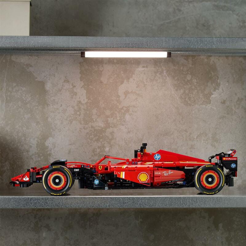 Конструктор LEGO Technic Автомобиль F1 Ferrari SF-24 (42207)