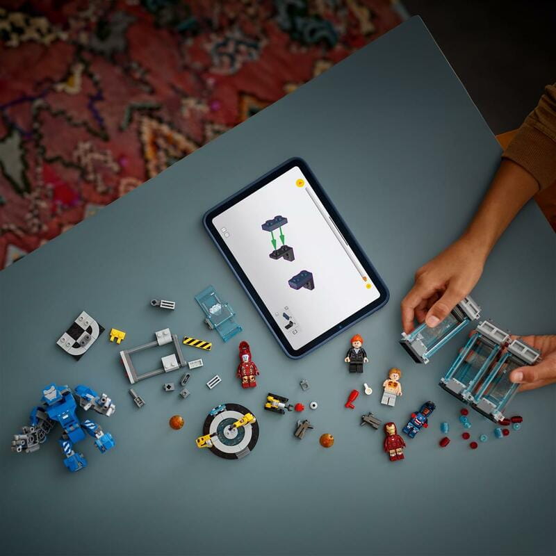 Конструктор LEGO Super Heroes Лаборатория Железного Человека: зал доспехов (76315)