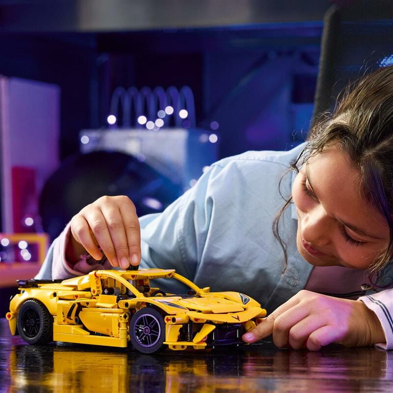 Конструктор LEGO Technic Chevrolet Corvette Stingray (42205)