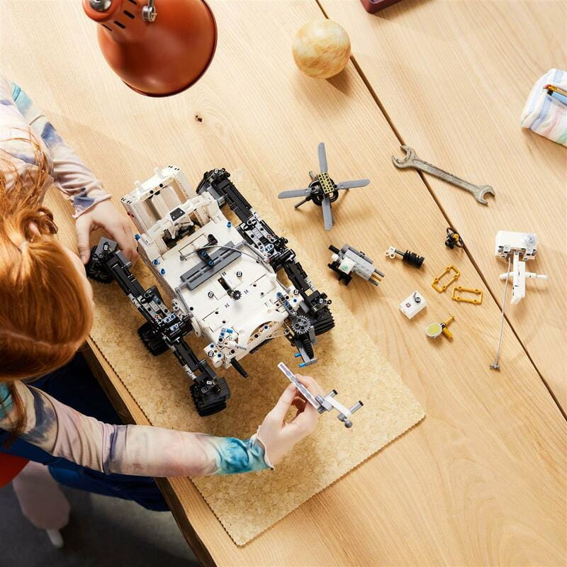 Конструктор LEGO Technic Миссия NASA Марсоход "Персеверанс" (42158)