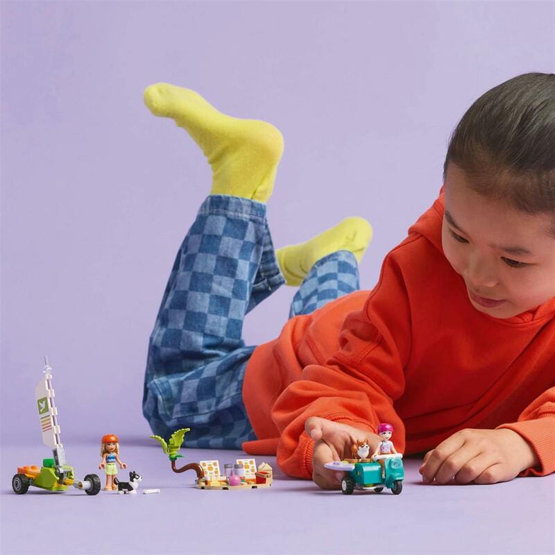 Конструктор LEGO Friends Собачі пригоди на серфі та скутері (42641)