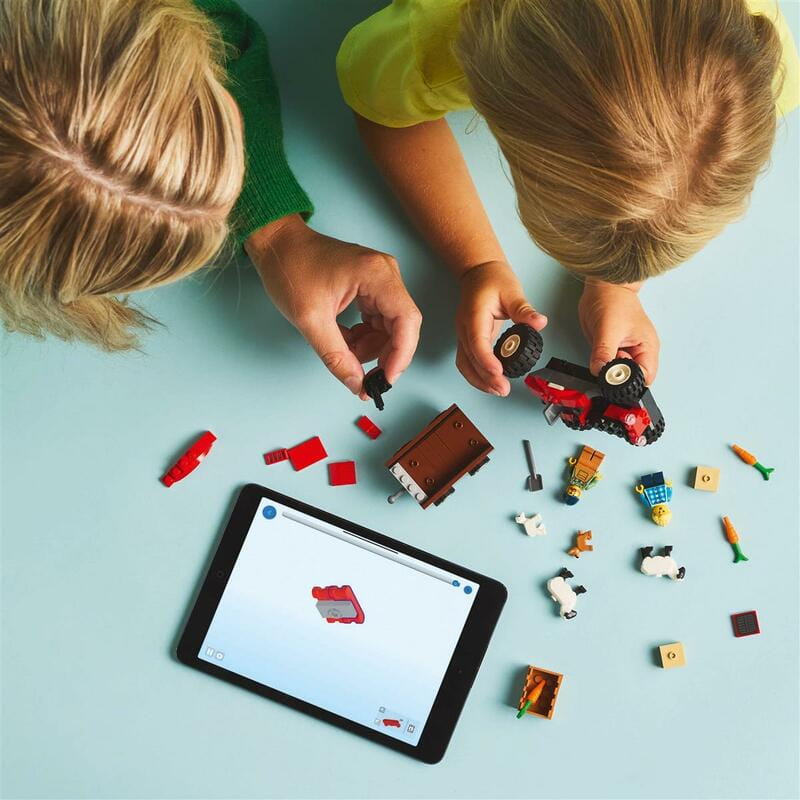 Конструктор LEGO City Красный фермерский трактор с прицепом и овцами (60461)